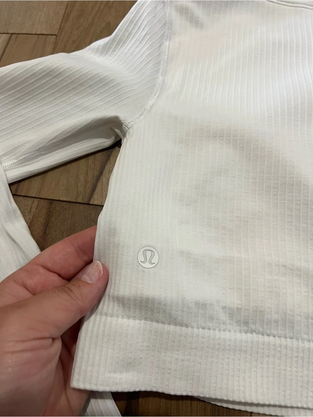 Lululemon Women’s White Ribbed Long Sleeve Cropped Top Crew Neck Size 6